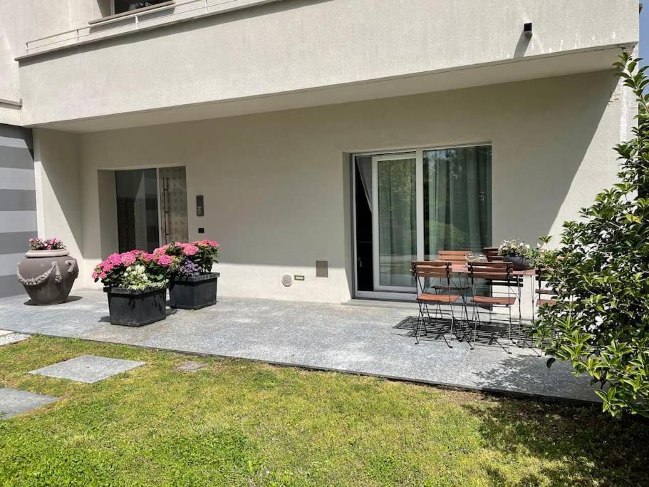 My Humble House -Appartamento In Villa Con Vista Lago Oggiono Exteriér fotografie
